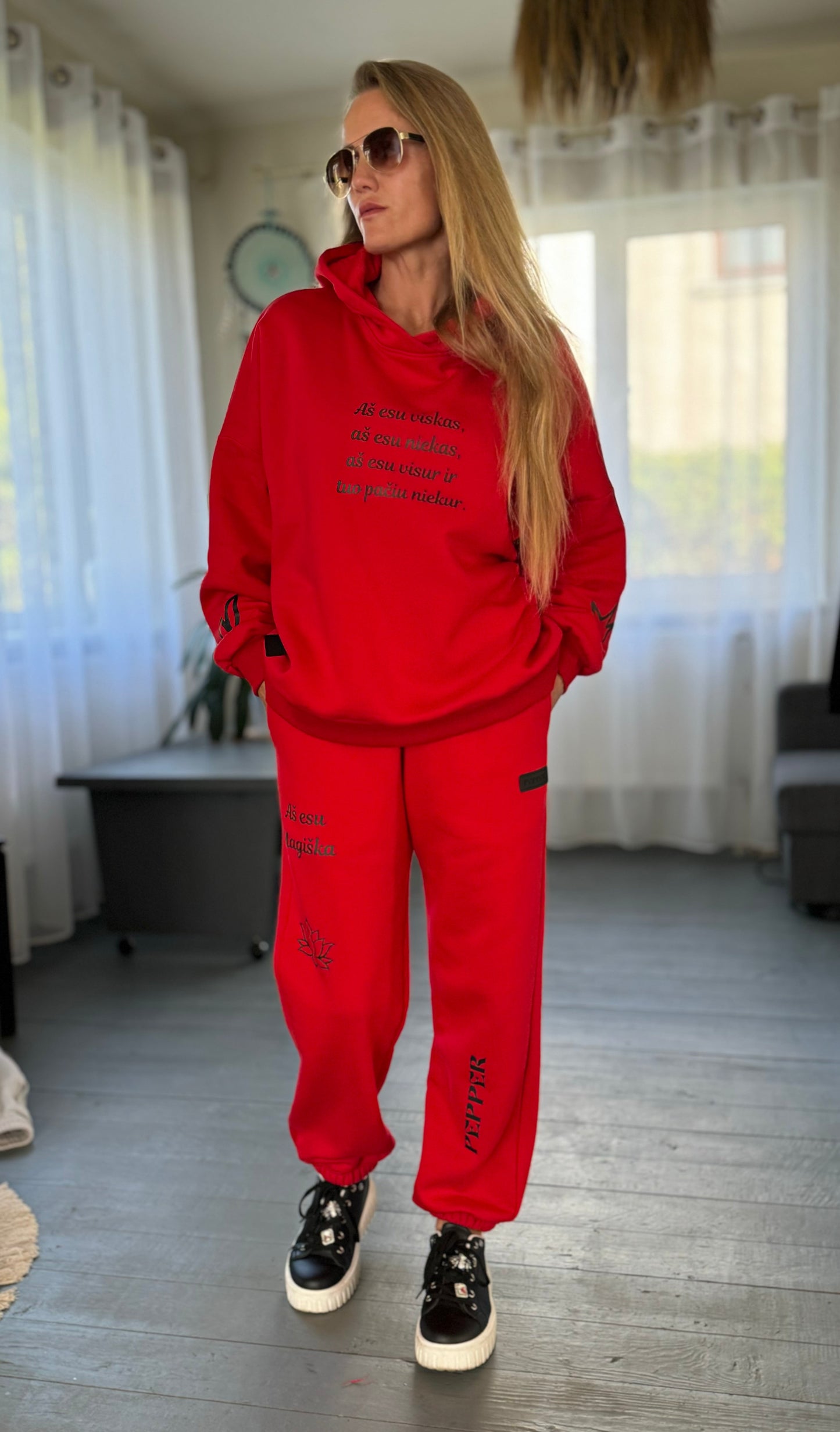 Moterims PEPPER Magic Red kelnės su pūkeliu
