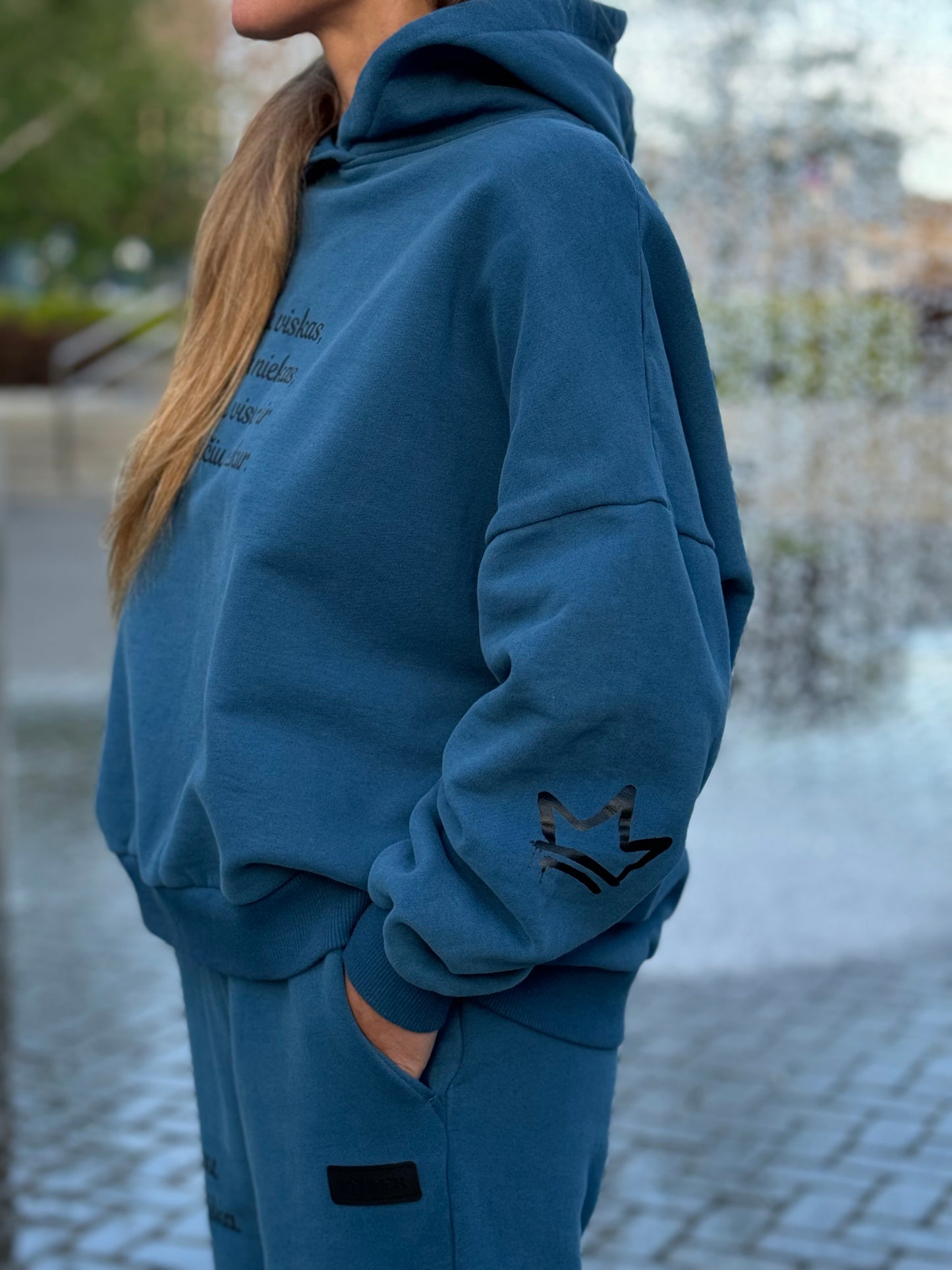 Moterims Magic Royal Blue laisvalaikio kostiumas su pūkeliu ir pelėda