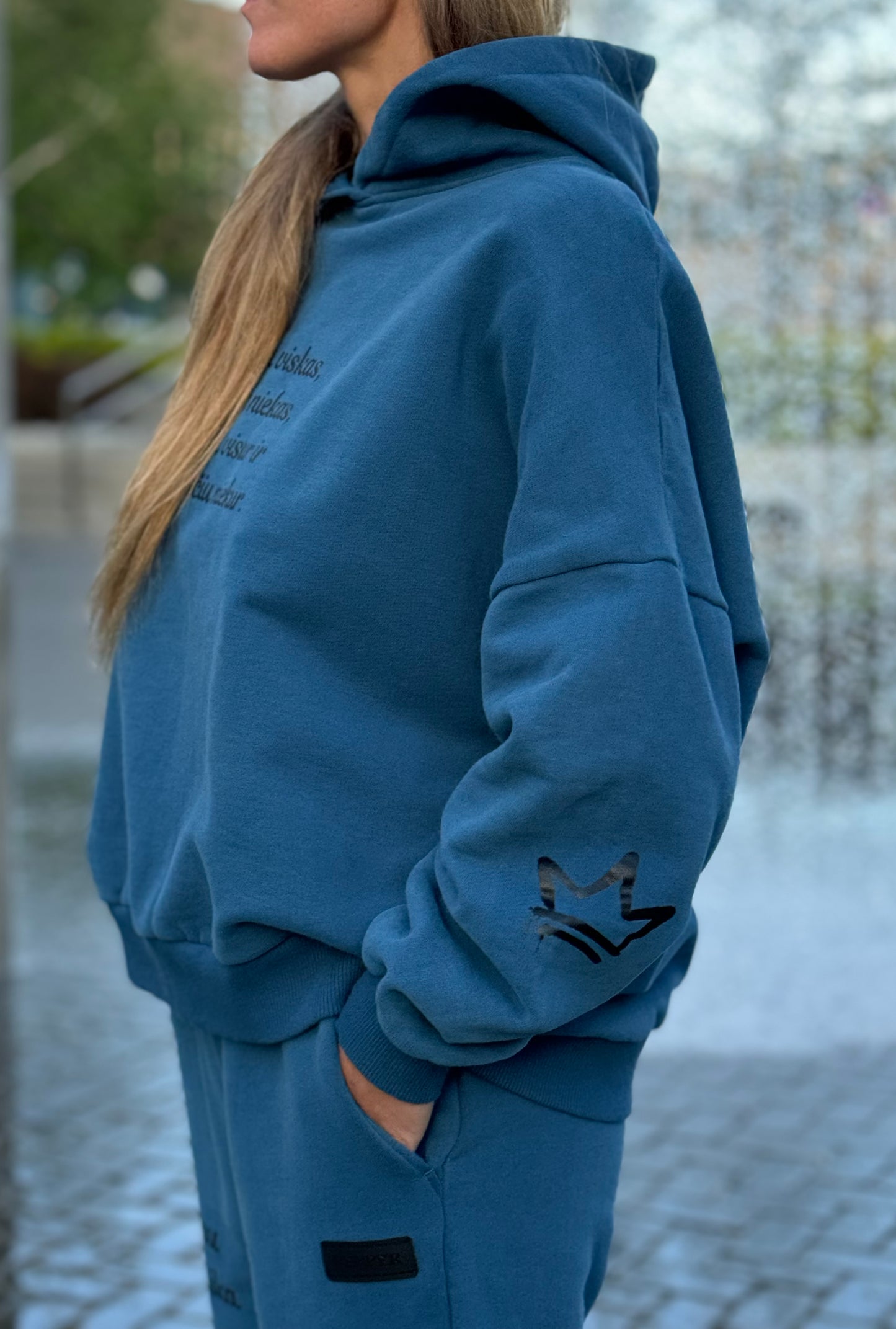 Moterims Magic Royal Blue laisvalaikio kostiumas su pūkeliu ir pelėda