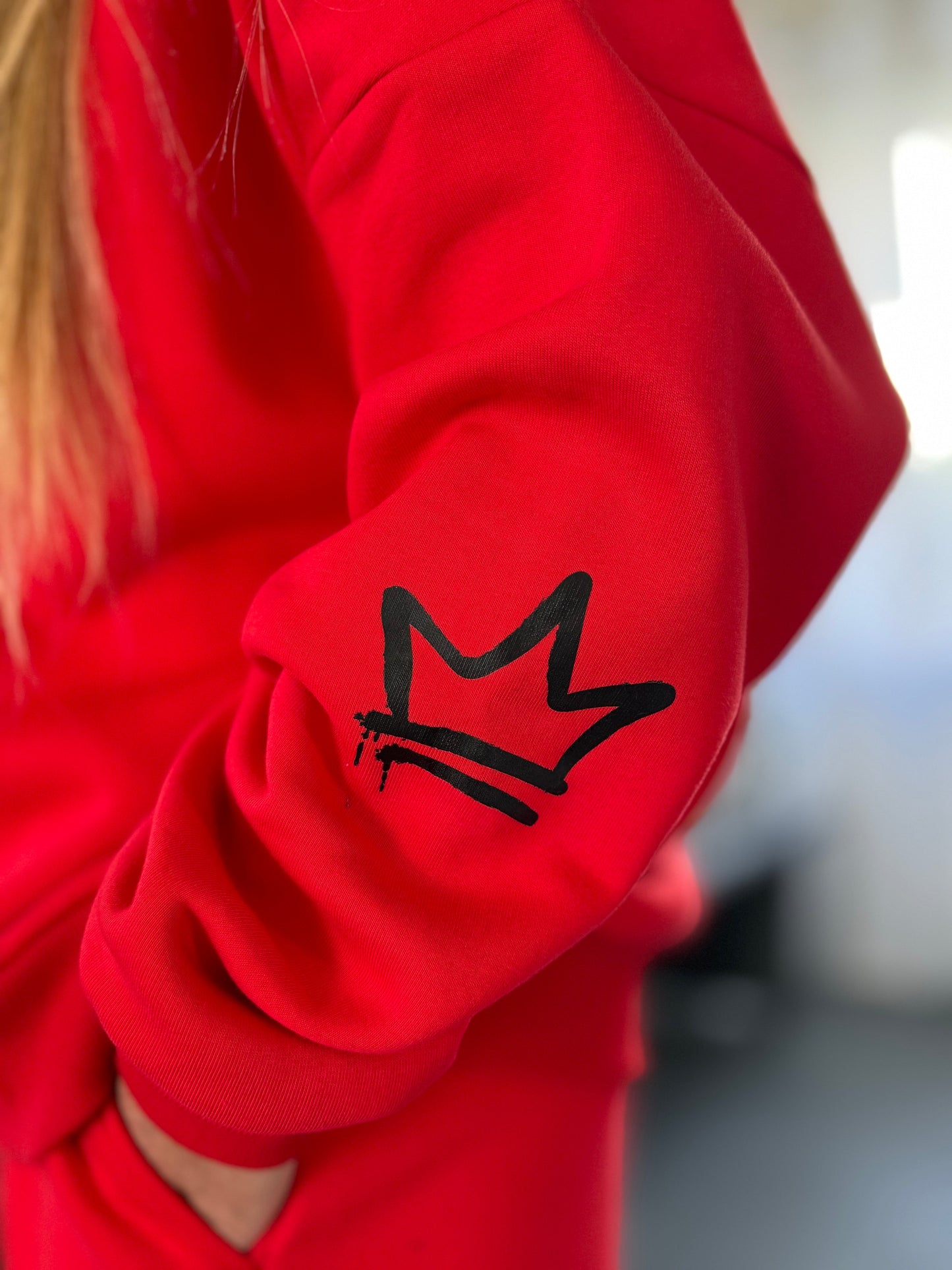 Moterims Magic Red laisvalaikio kostiumas su pūkeliu ir pelėda